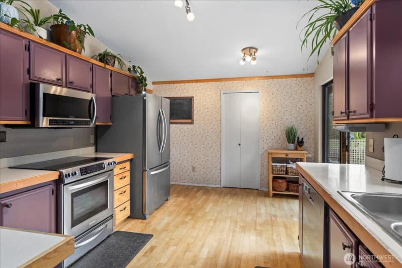 Property photo for 18421 Larch Way, Lynnwood photo 12