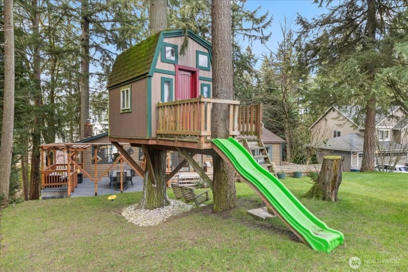 Property photo for 18421 Larch Way, Lynnwood photo 31