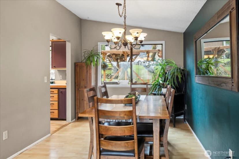 Property photo for 18421 Larch Way, Lynnwood photo 9