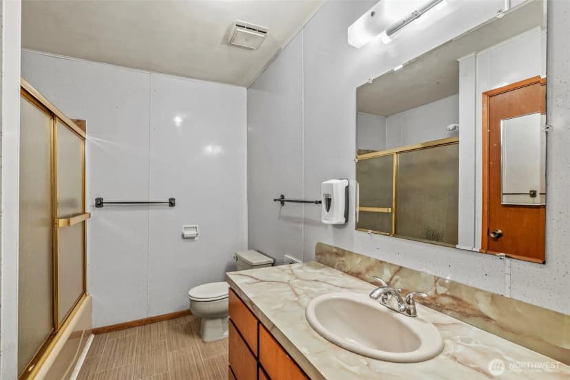 Property photo for 840 Evans Road, Toledo photo 13