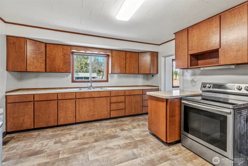 Property photo for 840 Evans Road, Toledo photo 9
