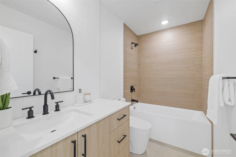 Property photo for 8324 16th Avenue Nw #b, Seattle photo 17