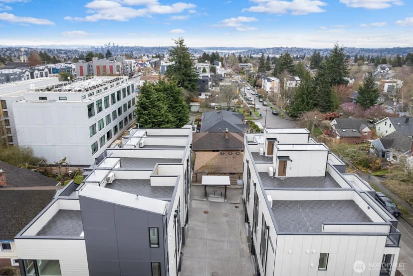 Property photo for 8324 16th Avenue Nw #b, Seattle photo 22