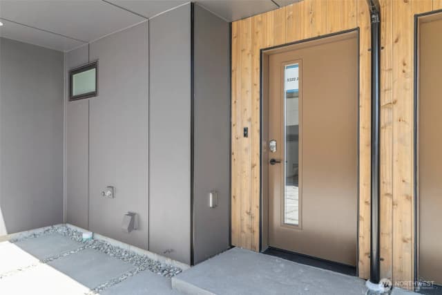 Property photo for 8324 16th Avenue Nw #b, Seattle photo 3