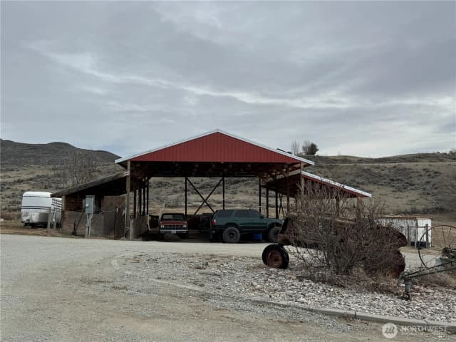 Property photo for 93 Pilot Wheel Rd, Tonasket photo 5