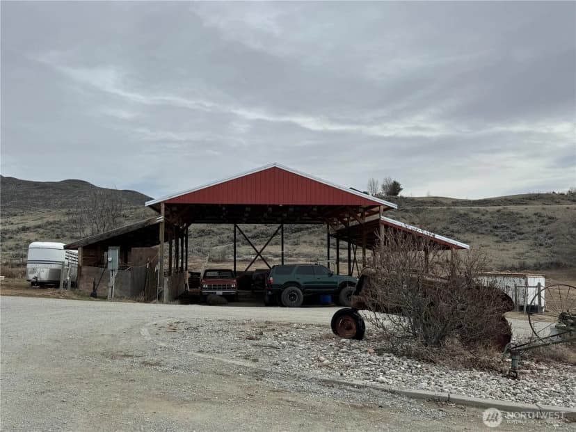 Property photo for 93 Pilot Wheel Rd, Tonasket photo 5