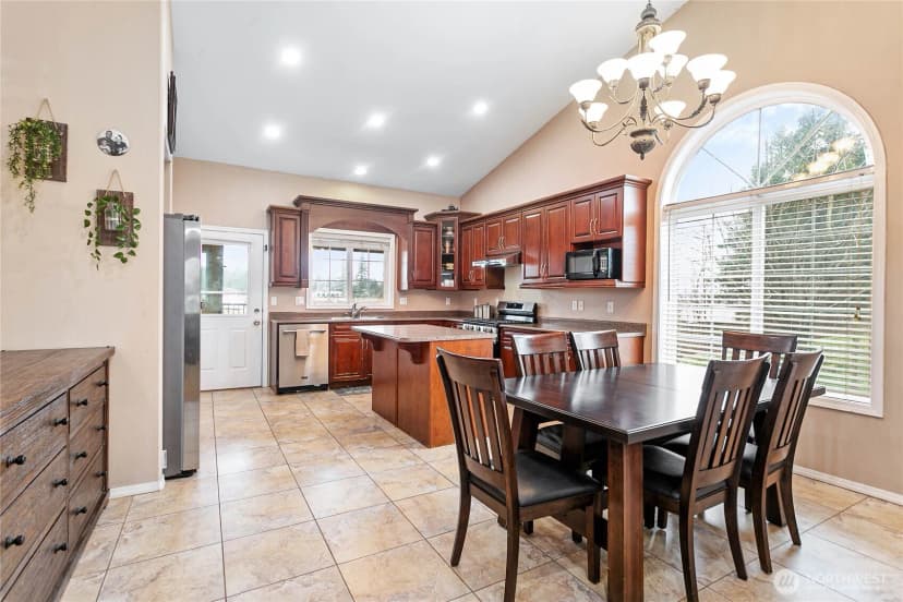Property photo for 827 Birch Bay Lynden Road, Lynden photo 5