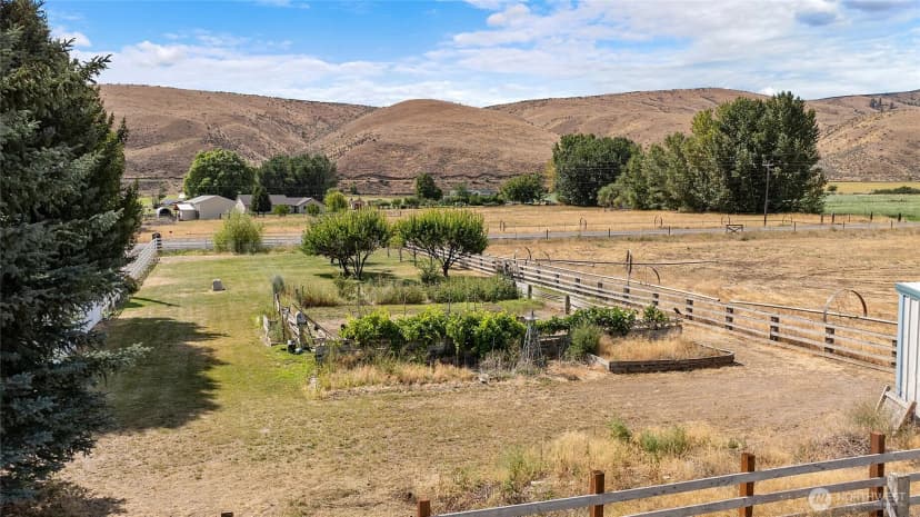 Property photo for 4131 Manastash Road, Ellensburg photo 36