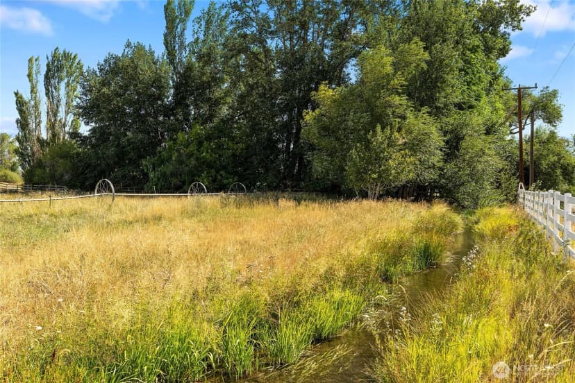 Property photo for 4131 Manastash Road, Ellensburg photo 28