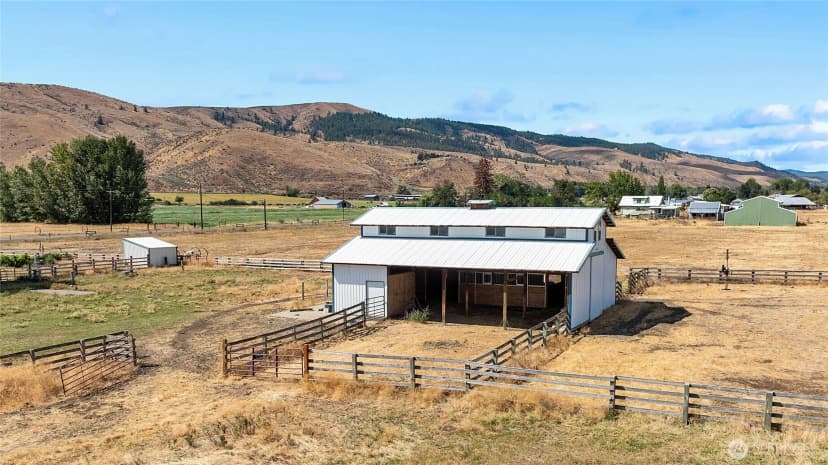 Property photo for 4131 Manastash Road, Ellensburg photo 30