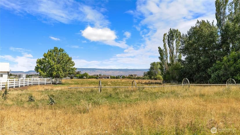 Property photo for 4131 Manastash Road, Ellensburg photo 27