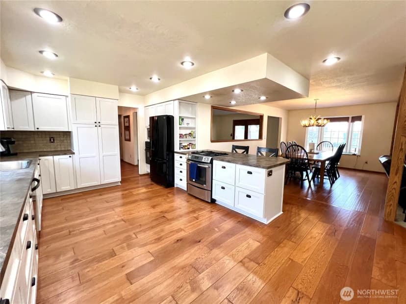 Property photo for 4131 Manastash Road, Ellensburg photo 4