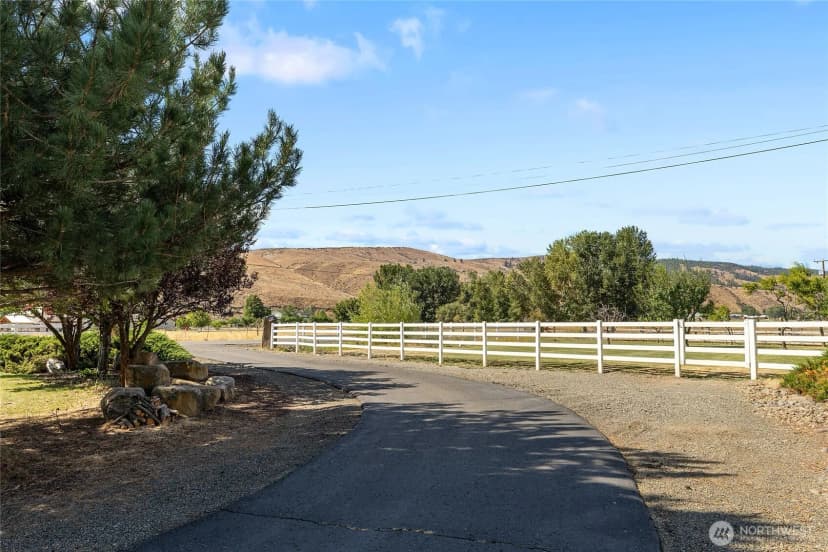 Property photo for 4131 Manastash Road, Ellensburg photo 37