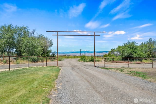 Property photo for 3644 Hanson Road, Ellensburg photo 4
