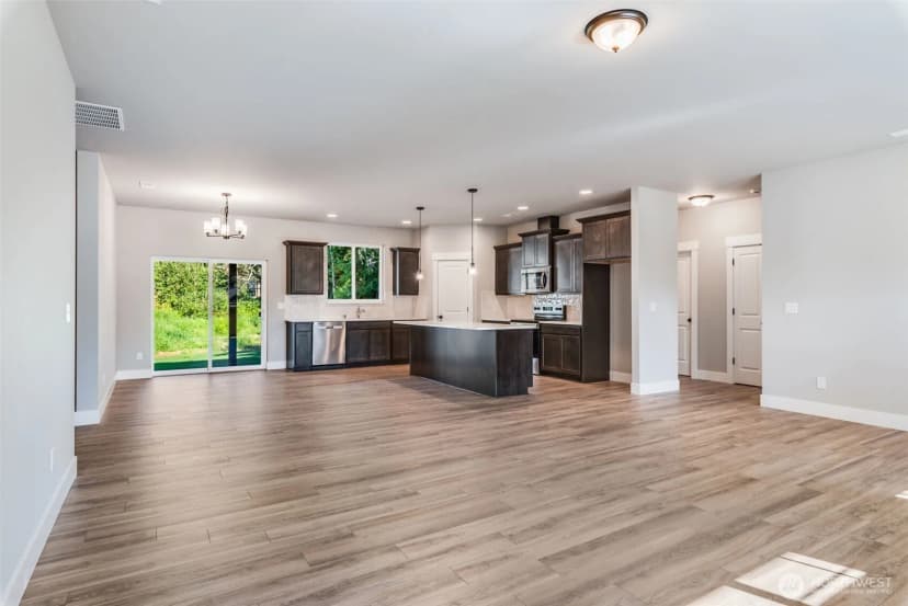 Property photo for 716 Tipsoo Loop S, Rainier photo 8