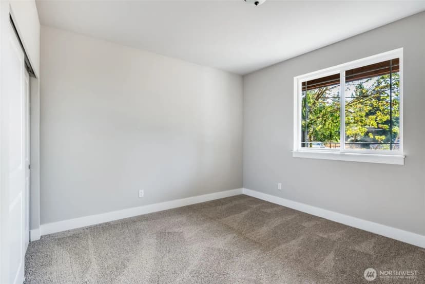 Property photo for 716 Tipsoo Loop S, Rainier photo 21