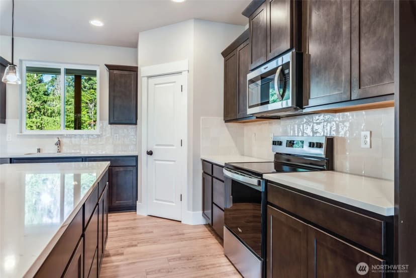 Property photo for 716 Tipsoo Loop S, Rainier photo 14