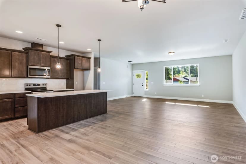 Property photo for 716 Tipsoo Loop S, Rainier photo 6