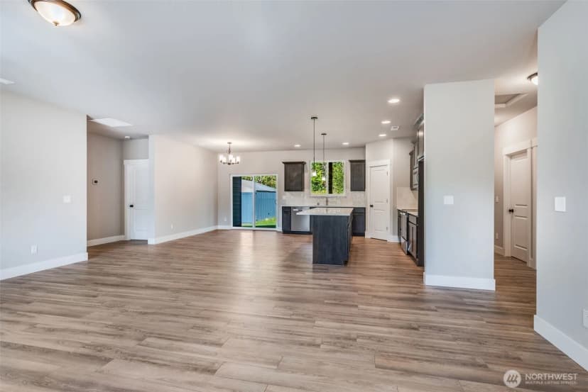 Property photo for 716 Tipsoo Loop S, Rainier photo 7