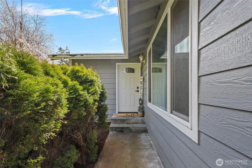 Property photo for 4349 Rhododendron Drive, Oak Harbor photo 4