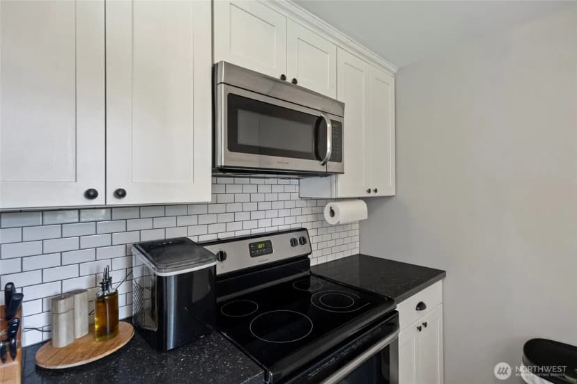 Property photo for 4349 Rhododendron Drive, Oak Harbor photo 12