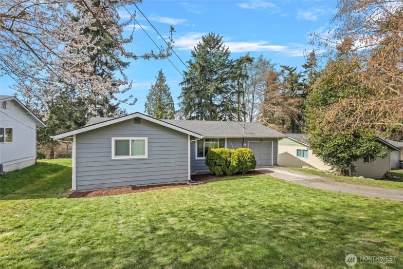 Property photo for 4349 Rhododendron Drive, Oak Harbor photo 3