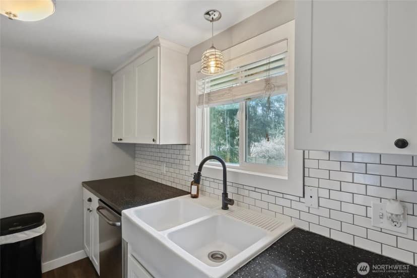 Property photo for 4349 Rhododendron Drive, Oak Harbor photo 11