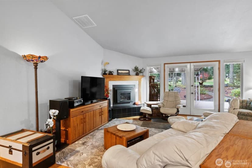 Property photo for 360 E Penzance Road W, Shelton photo 6