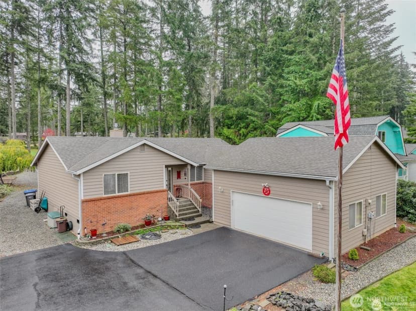 Property photo for 360 E Penzance Road W, Shelton