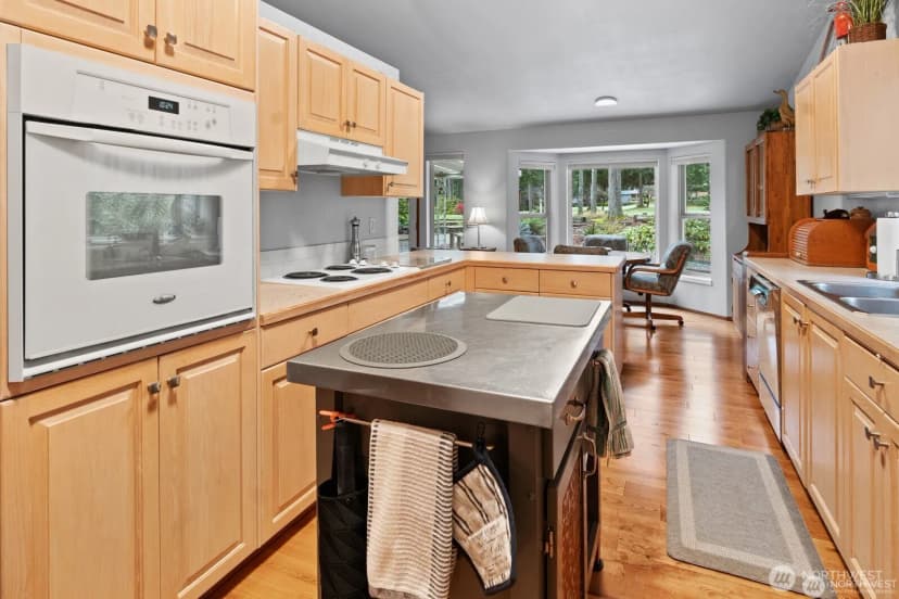 Property photo for 360 E Penzance Road W, Shelton photo 14