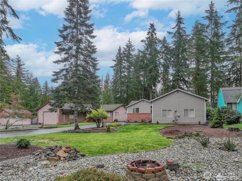 Property photo for 360 E Penzance Road W, Shelton photo 32