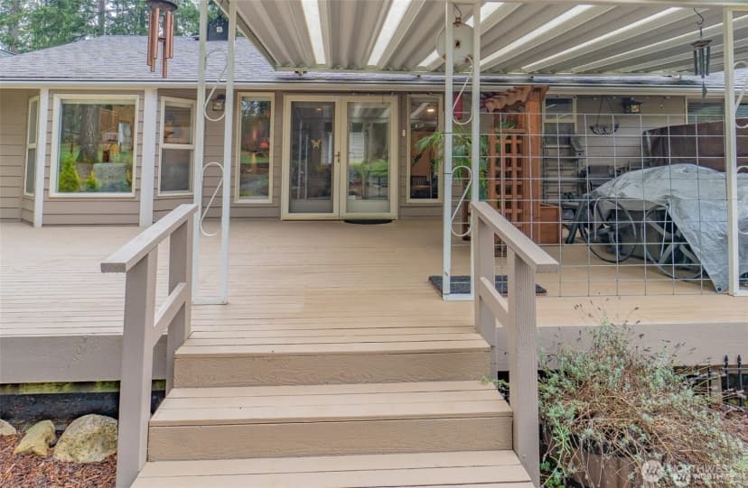 Property photo for 360 E Penzance Road W, Shelton photo 23