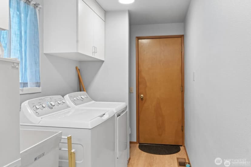 Property photo for 360 E Penzance Road W, Shelton photo 15