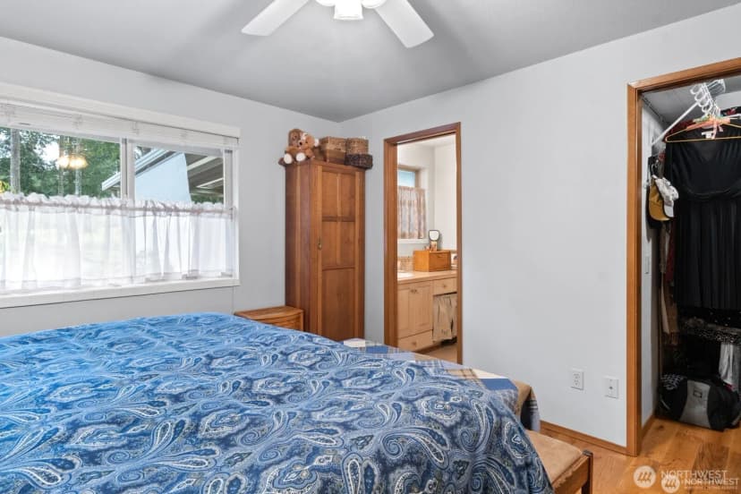Property photo for 360 E Penzance Road W, Shelton photo 21