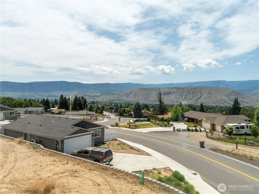Property photo for 859 N Lyle Avenue, East Wenatchee photo 38