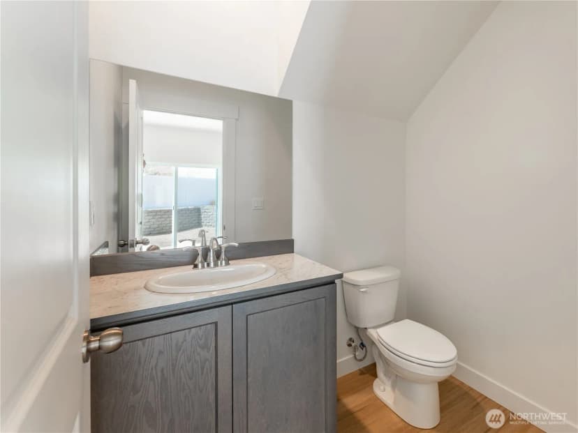 Property photo for 859 N Lyle Avenue, East Wenatchee photo 17