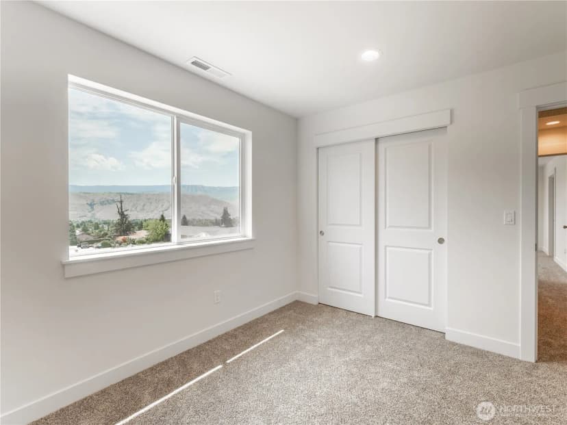Property photo for 859 N Lyle Avenue, East Wenatchee photo 32
