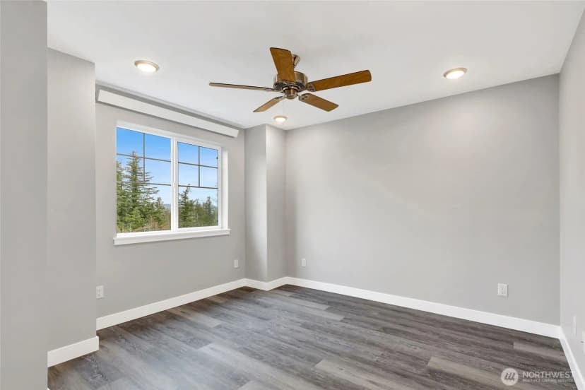 Property photo for 3527 Sussex Drive, Bellingham photo 18