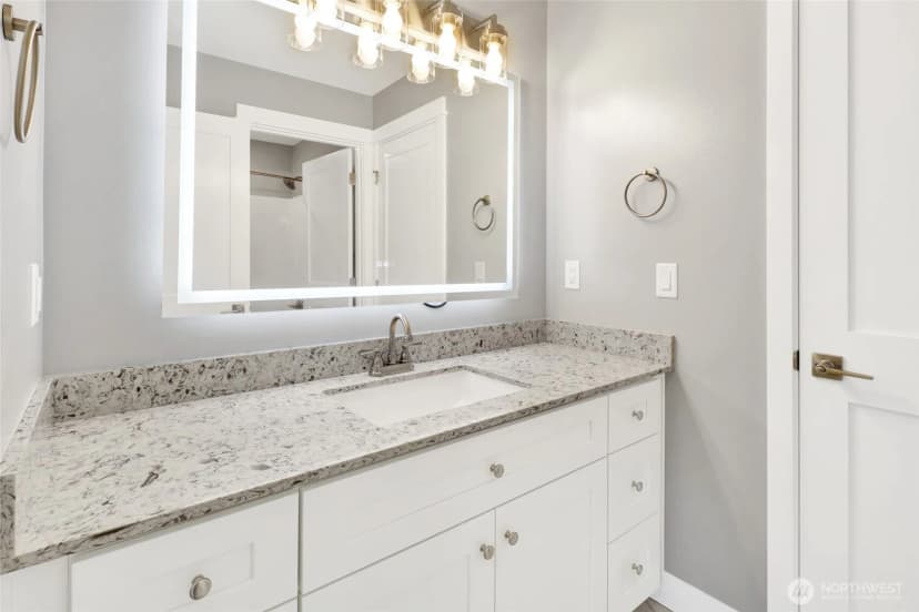 Property photo for 3527 Sussex Drive, Bellingham photo 16