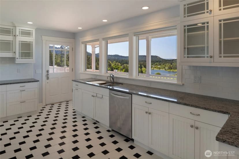 Property photo for 128 Twin Oaks Drive, San Juan Island photo 11