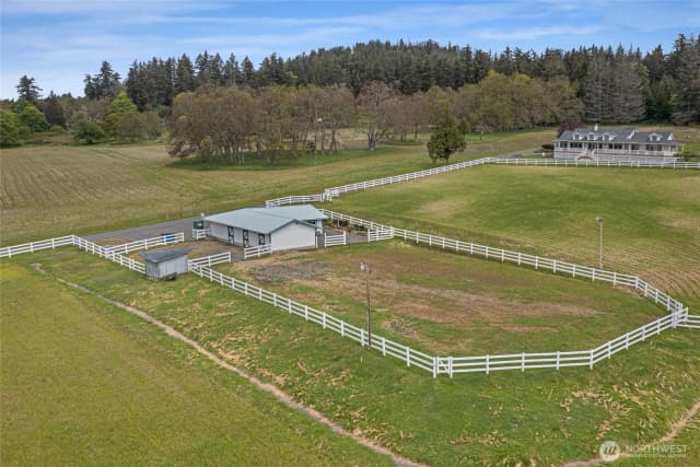 Property photo for 128 Twin Oaks Drive, San Juan Island photo 4