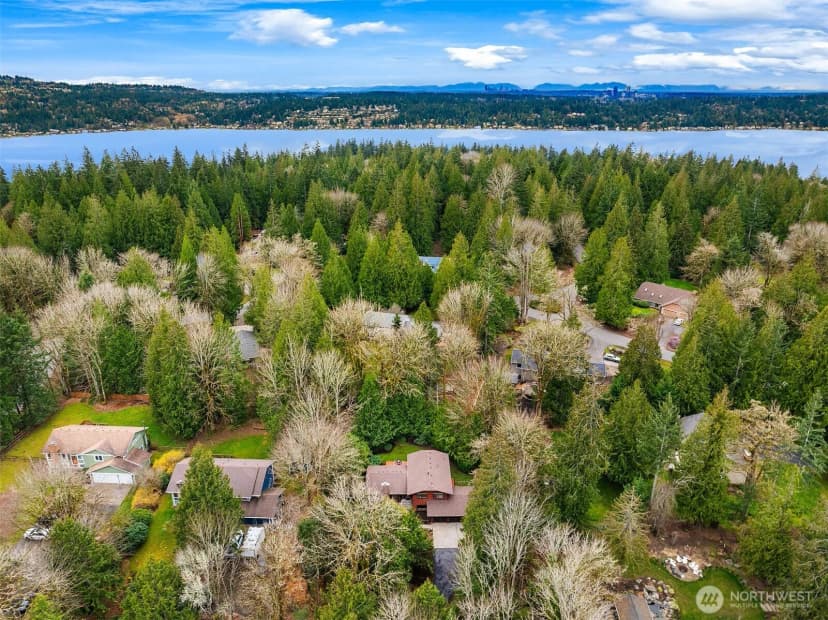 Property photo for 2035 201st Avenue Se, Sammamish photo 29