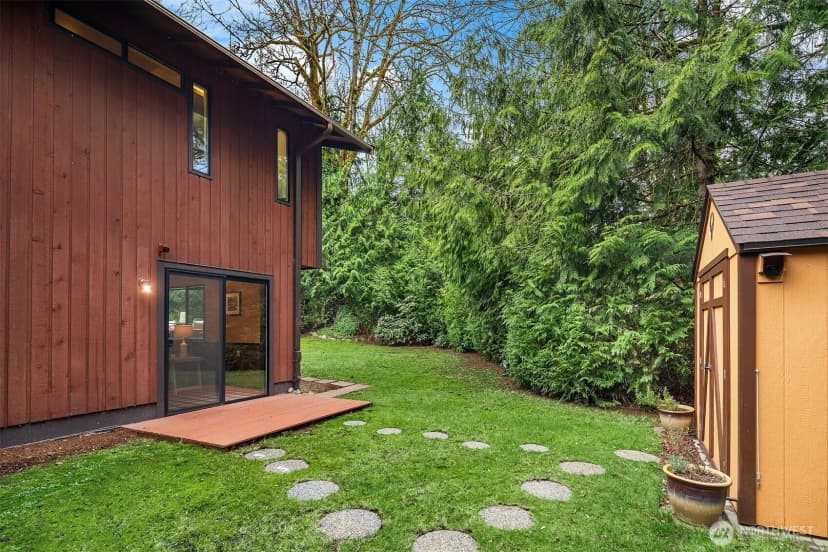 Property photo for 2035 201st Avenue Se, Sammamish photo 27