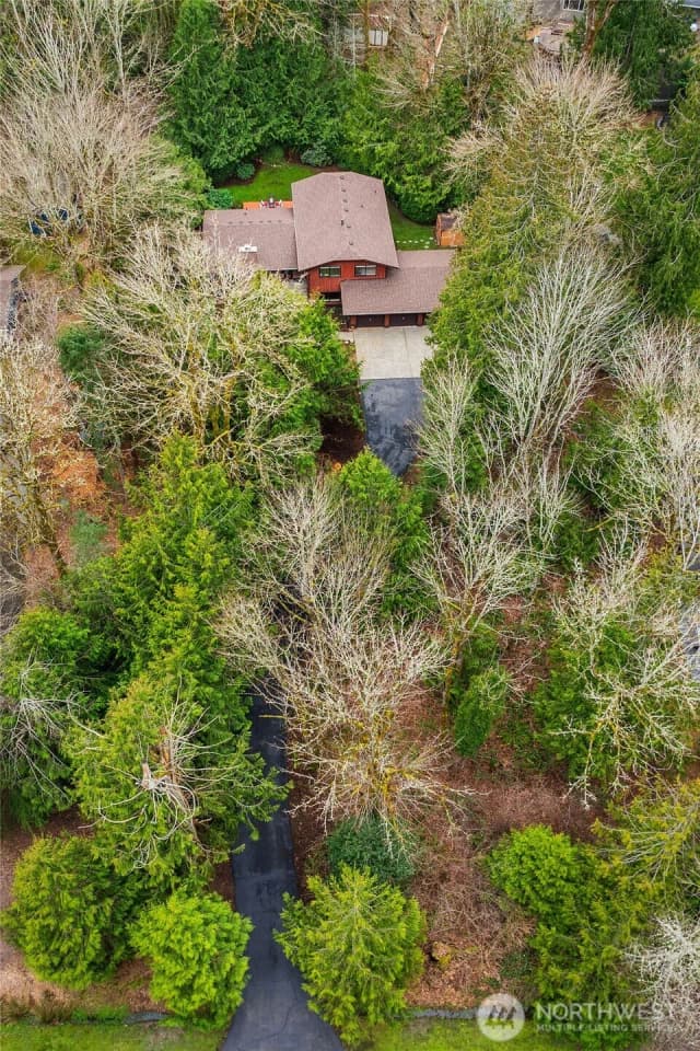 Property photo for 2035 201st Avenue Se, Sammamish photo 3