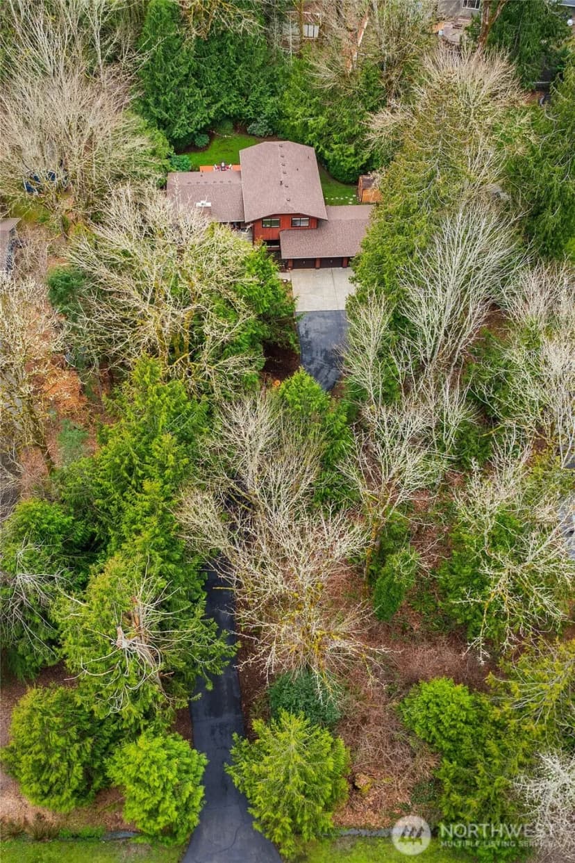 Property photo for 2035 201st Avenue Se, Sammamish photo 3
