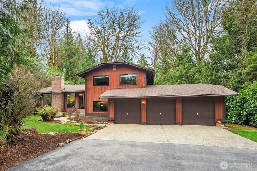 Property photo for 2035 201st Avenue Se, Sammamish photo 2