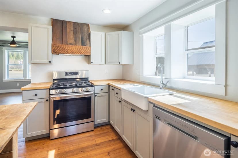 Property photo for 308 S 1st Street, Roslyn photo 26