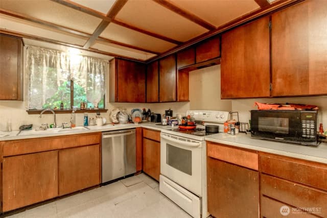 Property photo for 424 E 80th St, Tacoma photo 3