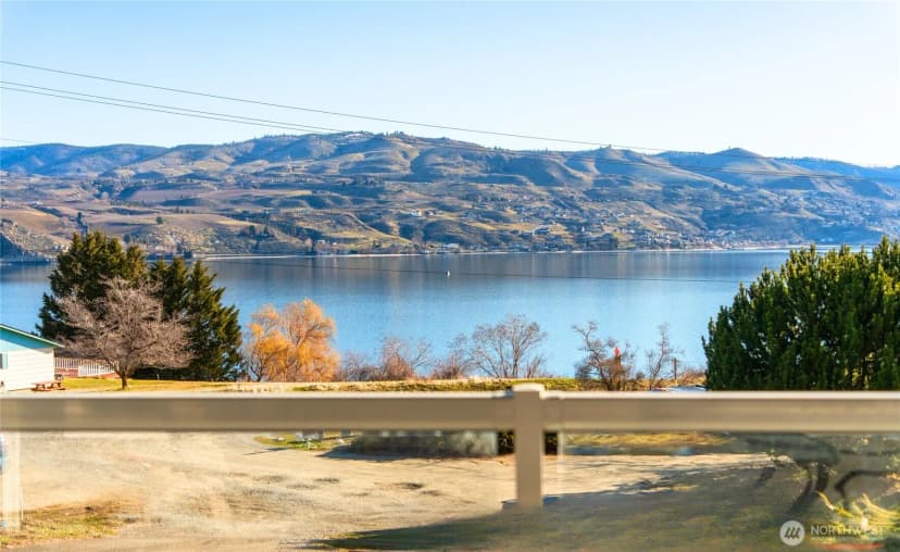 Property photo for 1955 S Lakeshore Rd, Chelan photo 4