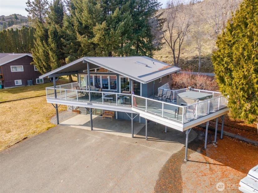 Property photo for 1955 S Lakeshore Rd, Chelan photo 2